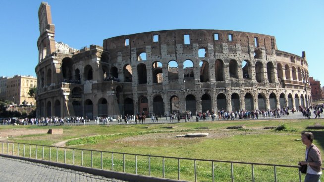 Защо туристите се дължат зле, когато са на почивка?