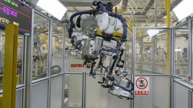 Германският производител на роботи Kuka слиза от борсата