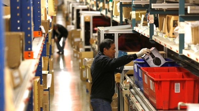 Графика на деня: Онлайн продажбите около Деня на благодарността