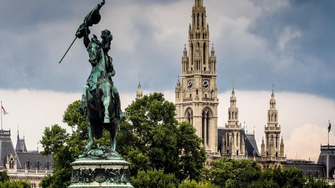 Заради бюджетен дефицит Виена вдига рязко цените на транспорта си