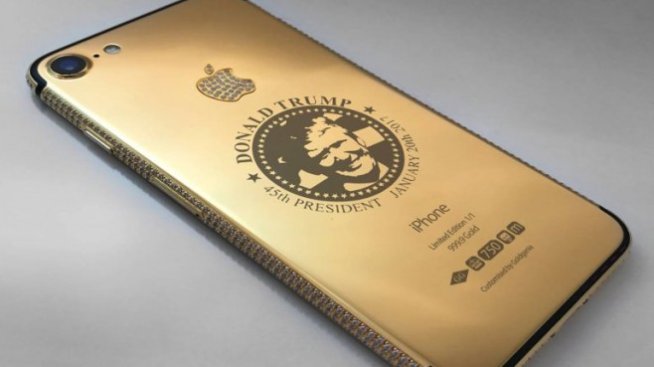 Какво си подаряват богатите - позлатен iPhone с лика на Тръмп
