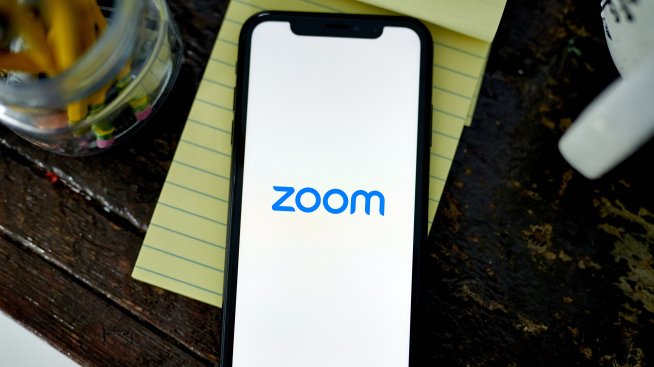 Zoom повиши прогнозата за годишните си приходи, подкрепена от силното търсене