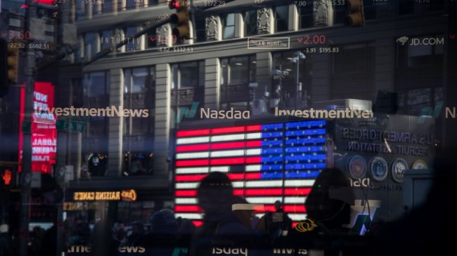 Nasdaq задълбочава спада си, след като OpenAI реши да отложи излизането на борсата