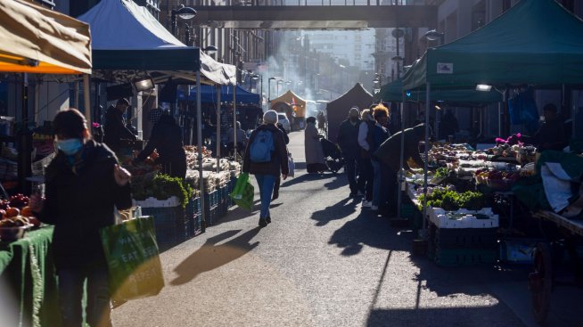 Великобритания успя да избегне "на косъм" рецесия в края на 2022 г.