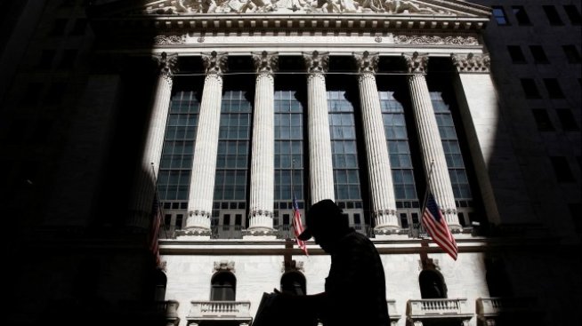 Wall Street стартира сесията с търговия в тесни граници*