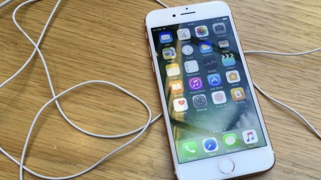 Apple разглежда 10 варианта за дизайна на новия iPhone