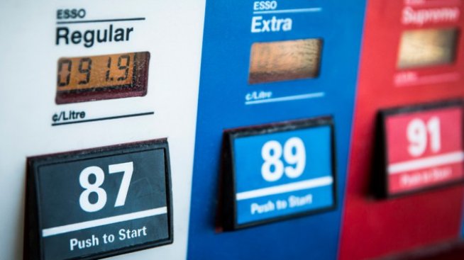 Петролът се отправя към 6-годишно дъно