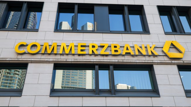 Commerzbank отчете 94% ръст на печалбата, започва ново обратно изкупуване за 1,2 млрд. евро