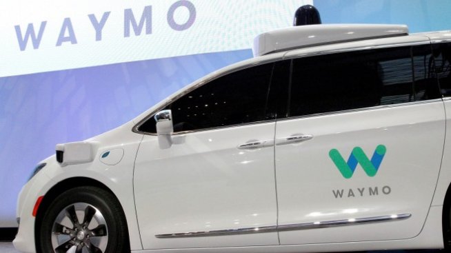 Калифорния разреши движението на автомобили без шофьор