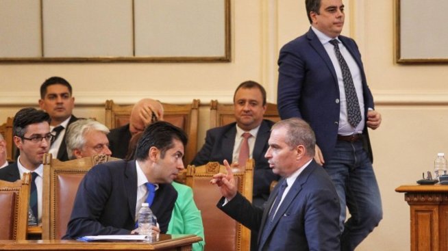 Гроздан Караджов: Не АПИ, а КЗК спря обществените поръчки за пътища