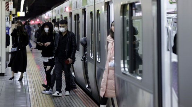 Бавното ваксиниране кара и икономическото възстановяване да изостава