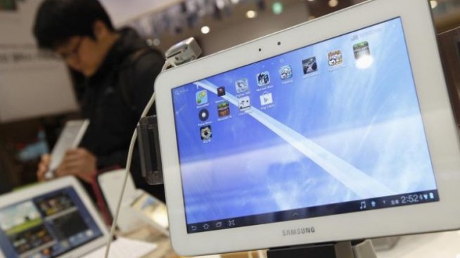 Делът на Apple на пазара на таблети пада под 50%