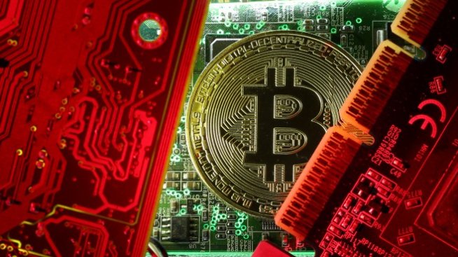 Японска компания ще плаща на служителите си в биткойни