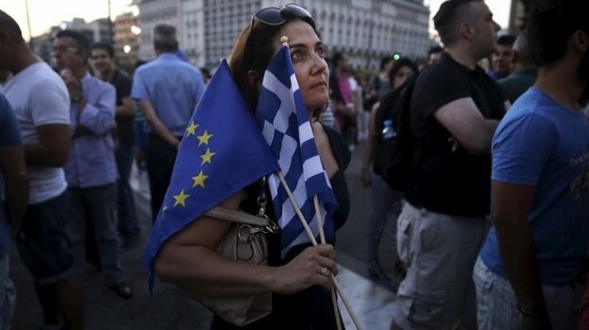 Гърция готви вдигане на тавана за теглене на пари от банките