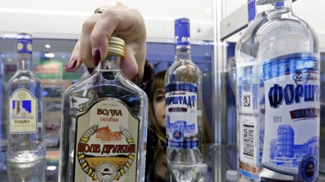 Продажбите на водка и шампанско в руските градове се сриват