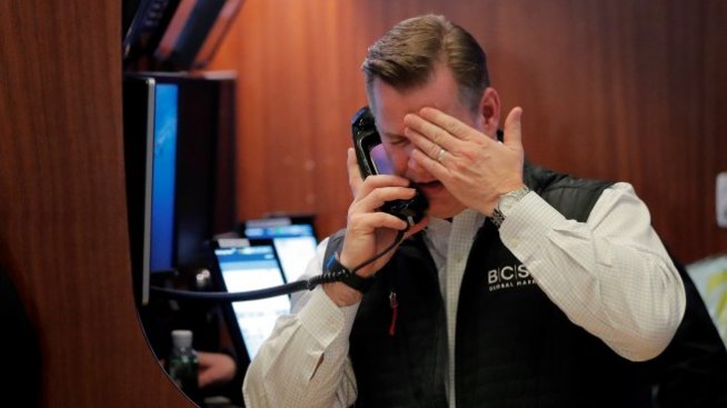 Dax падна до двумесечно дъно, Deutsche Bank копае надолу