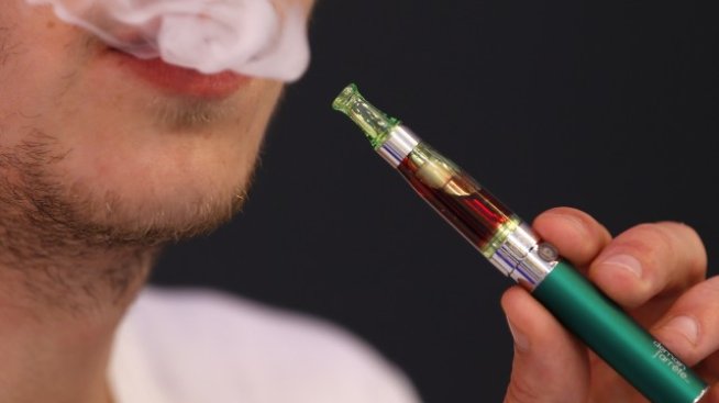 Първата летищна зона за пушене на електронни цигари отваря врати на Хийтроу