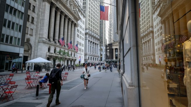 S&P 500 леко се повишава, поведен от акциите на Nvidia*