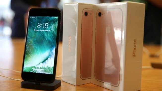 Докато Samsung е в разгара на кризата, Apple поема нагоре