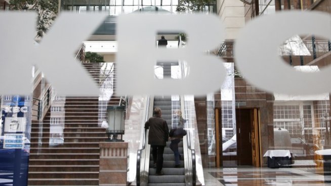 Белгийската банка KBC съкращава 1400 места в Белгия, част от тях мести във Варна