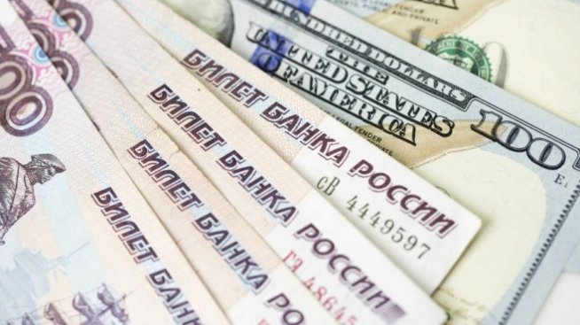 Русия разхлаби още капиталовия контрол заради поскъпването на рублата