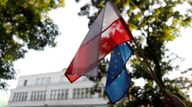 ЕК и Полша влизат в сблъсък заради глобалния данък за мултинационалните компании