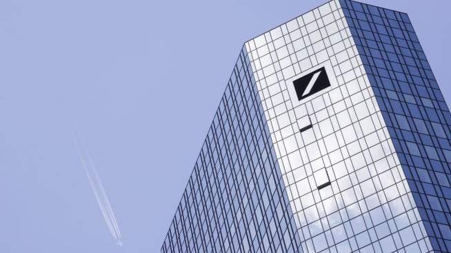 Прокурори претърсват централата на Deutsche Bank във Франкфурт заради Postbank