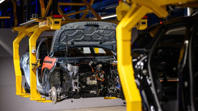 Пожар в голям доставчик на алуминий може да прекъсне дейността на Ford за месеци