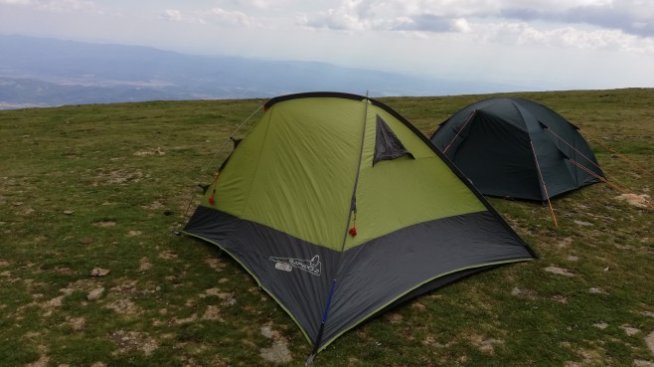 Лятото продължава на палатка