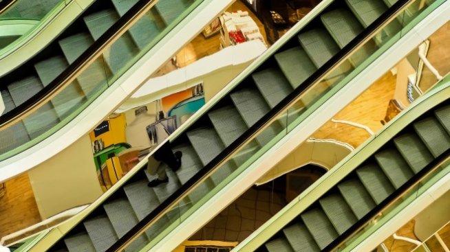 Посетителите в моловете са станали по-дисциплинирани в спазването на мерките