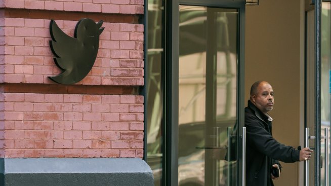 Два дни след съкращенията: Twitter моли уволнени служители да се върнат на работа