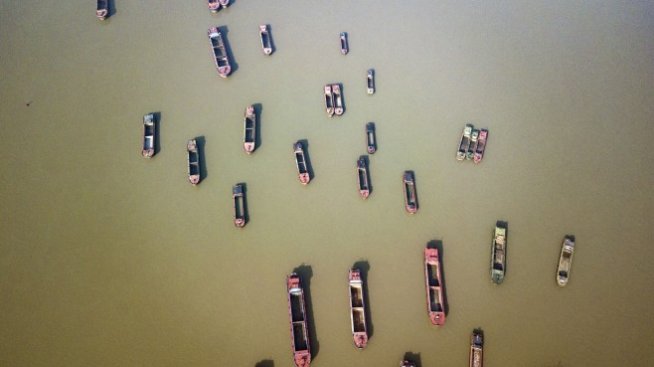 Контейнерните кораби губят товари за няколкостотин милиони евро