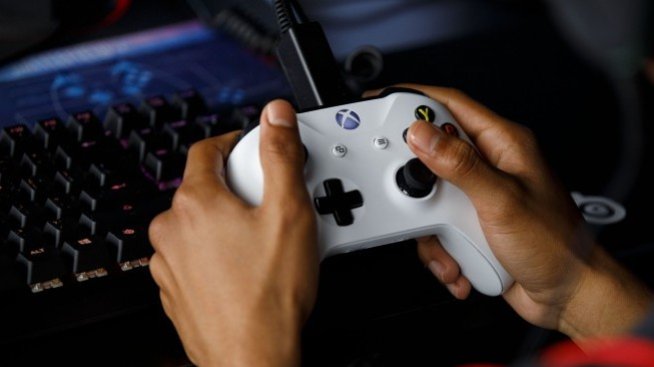 Разработчици: Геймингът не е опасен, но е проблем прекаляването с него