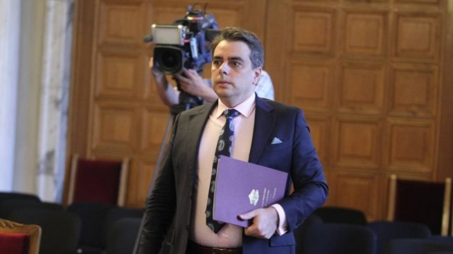 Асен Василев: Спиране на износа на ток ще доведе до огромни икономически загуби