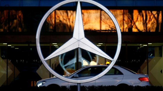 Звездата на Daimler затъва все по-дълбоко в Дизелгейт
