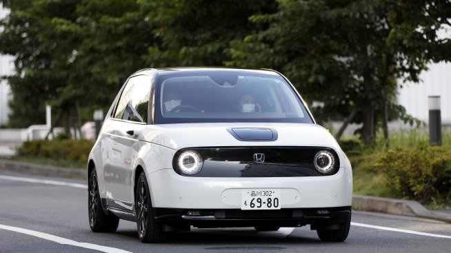 Бизнесът с мотоциклети и слабата йена подкрепят тримесечната печалба на Honda 