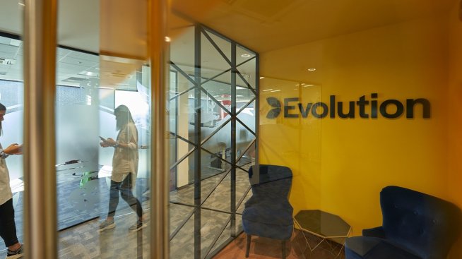 Защо международният гейминг гигант EEB реши да разшири само екипа си в България през 2023 г.?