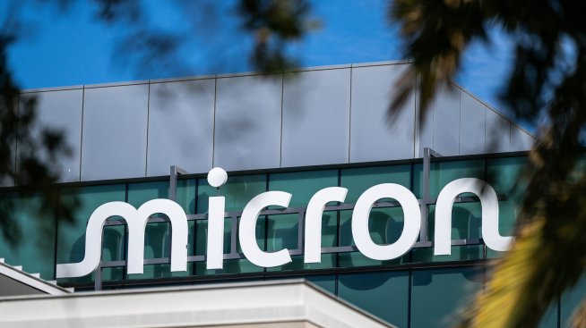 Micron инвестира 24 млрд. долара в производство в Сингапур