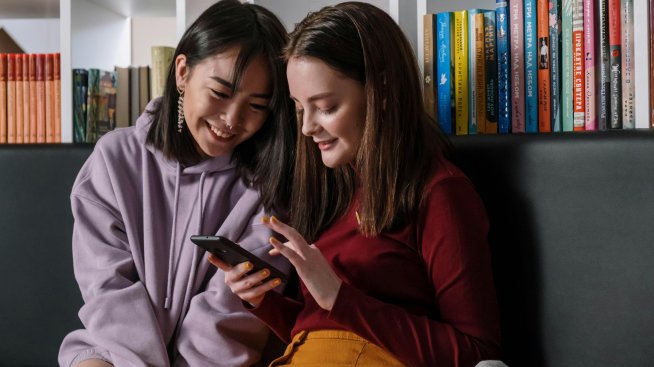 В България поколенията Y и Z пазаруват най-активно онлайн