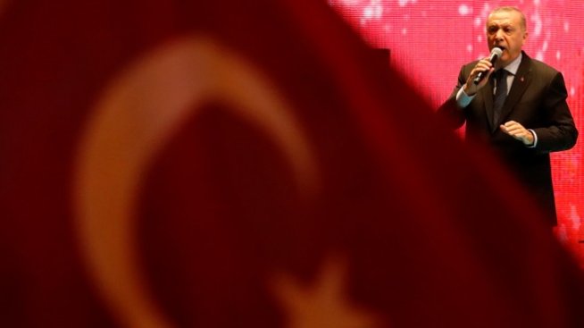 Турция прекрати извънредния режим, но войната на Ердоган още не е приключила