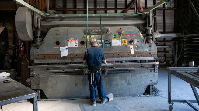 Безработицата в България се застопорява през 2024 г., но остават клъстери с по 20-30%