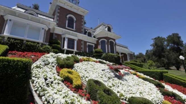 Защо имението Neverland още чака купувач?