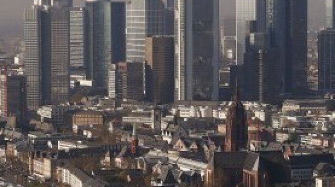 Инвеститорите търсят алтернативни маршрути към пазарите на бизнес имоти в Европа