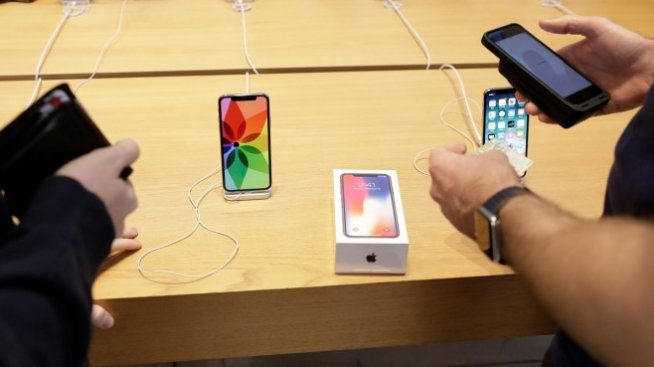64 000 потребители на iPhone в Южна Корея са подали колективен иск срещу Apple