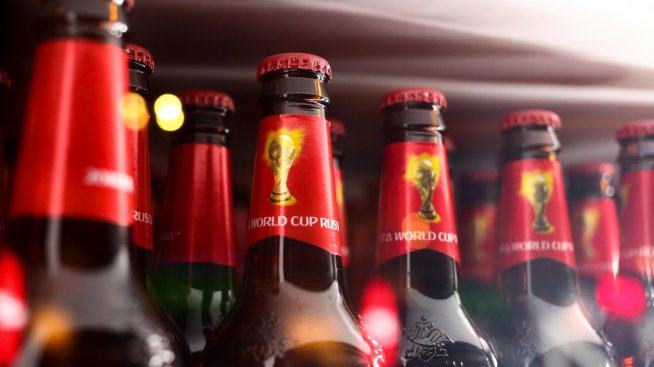 Консерватизмът на катарците срещу парти настроението на феновете, или как футболният алкохол ще завладее Катар