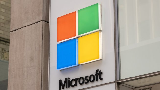 Microsoft отново детронира Apple като най-високо оценена компания в света