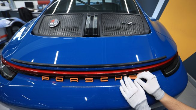 Porsche ще съкрати 5 хил. работни места до 2035 г.