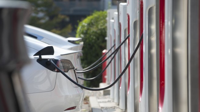 Приходите от продажби на електромобили през 2023 г. ще достигнат 462 млрд. долара