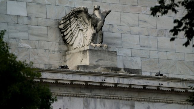 Лихвите на Фед вероятно са достигнали върха си, но колко дълго ще останат там?