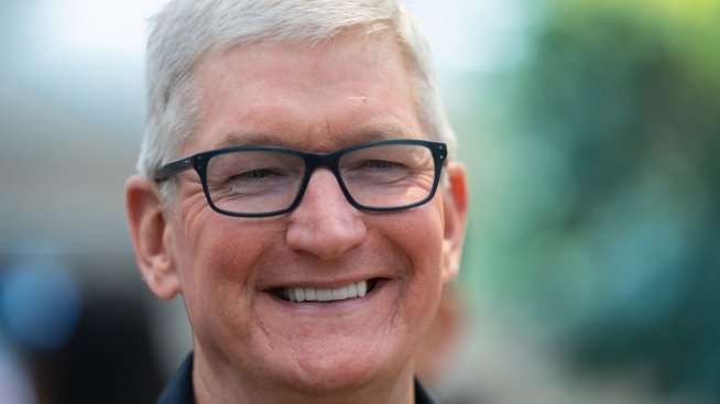 Тим Кук разкри защо хората биха си купили очила със смесена реалност